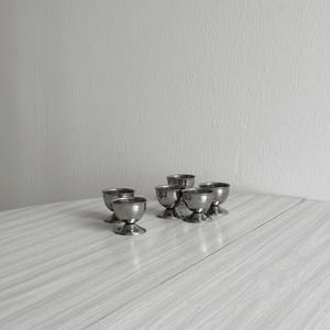 Set of 6 vintage stainless steel egg cups in the Létang Remy style, elegant retro design for breakfast, stainless steel metal tableware, metal gift