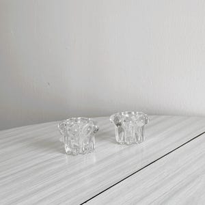 Duo of small crystal candlesticks, elegant and timeless decoration, romantic atmosphere, refined table object, chic and delicate gift