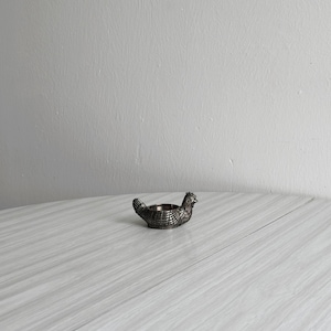 Antique egg cup in the shape of a hen, patinated metal, elegant table decoration for a refined breakfast and an original gift, small gift