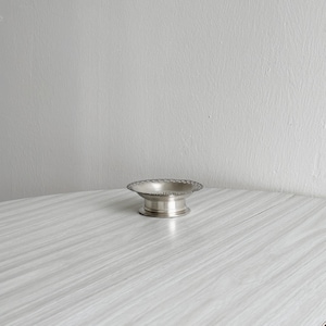 Silver-plated coquillor butter dish, antique tableware, butter shavings, chic and elegant presentation, refined breakfast