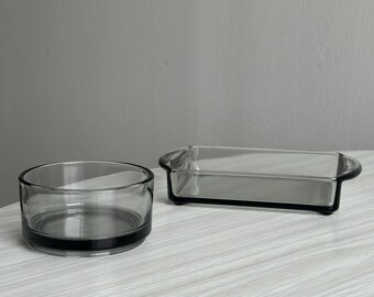 Duo de Carafes Art Déco en Verre Fumé avec Bouchons Vintage