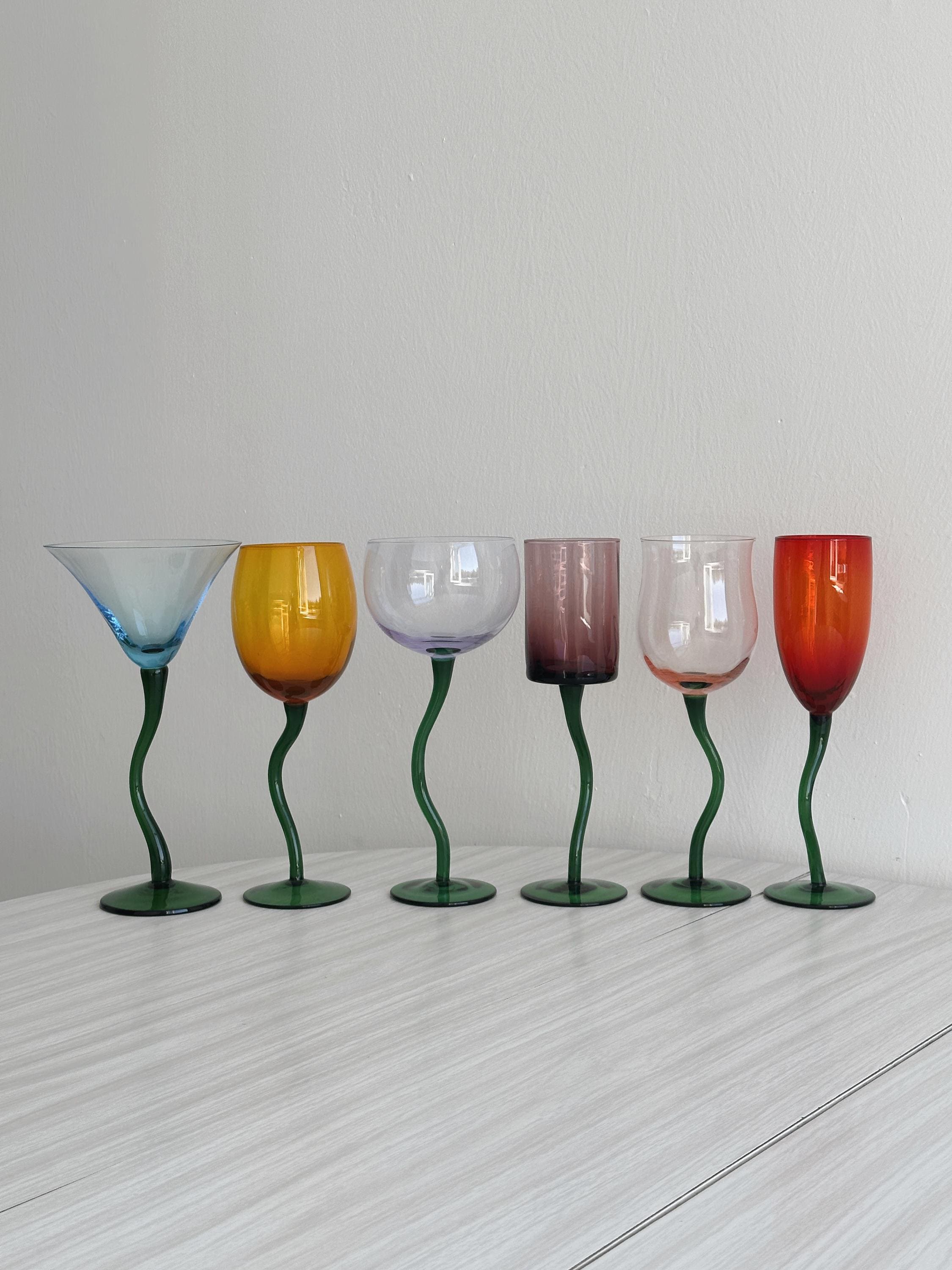 Lot De 6 Verres Colorés Soufflés À La Main, Pieds Torsadés Verts, Design Floral Tulipe, Décoration Table Originale Et Chic, Cadeau