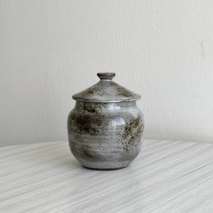 Sanded stoneware pot signed Chantal and Thierry Robert, French handcrafted pottery, small rustic pot with lid, wabi-sabi decoration