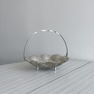 Openwork bread basket or fruit bowl in antique metal, elegant table decoration, refined and chic design, Letang Remy style