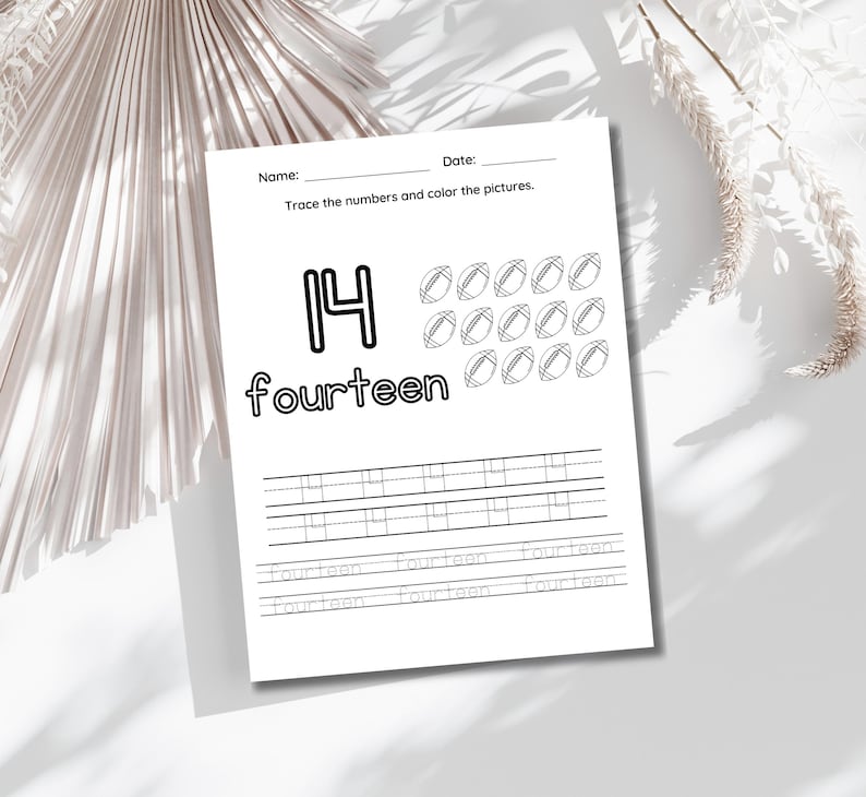 以下が含まれることがあります： 数字の14をなぞって書き、単語「フォーティーン」を書くための白黒の印刷可能なワークシート。ワークシートには、色を塗るための14個のフットボールの画像が含まれています。
