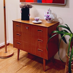 1960s Small Teak Chest of Drawers, night stand, entre table, Scandinavian /Norwegian Retro design, Nordic Style Home