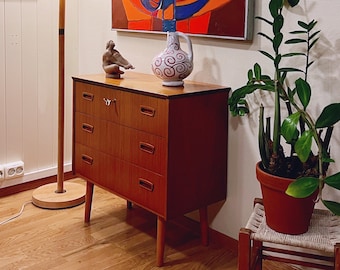 1960s Small Teak Chest of Drawers, night stand, entre table, Scandinavian /Norwegian Retro design