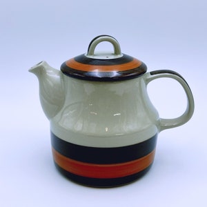 1970s Retro Mid-century modern design teapot / coffee pot, Nordic style Rorstrand porcelain tableware by Marianne Westman