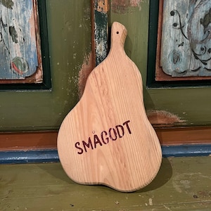 Vintage Norwegian pinewood bentwod SMÅGODT wall hanging, slicing board, serving tray, snack plate, folkart folk art wall decor from Norway