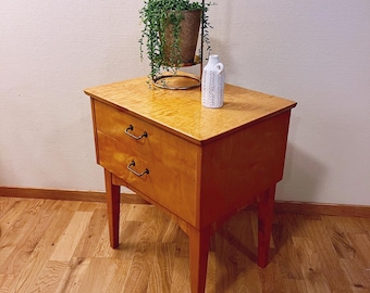 Mesita de noche/mesa auxiliar/cómoda de madera de abedul nórdica de la década de 1930, mesa de centro, antigüedad escandinava/noruega, n.º 1 de 2