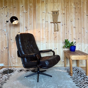1970s Scandinavian Mid Century Modern Brown Leather Swivel Chair / Lounge Chair / Comfort Chair - Vintage Armchair Easy Chair, Nordic Design