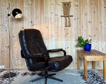 Poltrona girevole in pelle marrone / poltrona / poltrona comfort in stile scandinavo di metà secolo, anni '70, design nordico