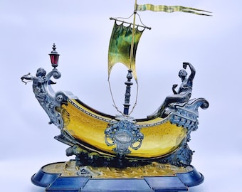 Impresionante figura de estilo neorrenacentista antiguo, década de 1880, NEF, Austria, tamaño grande, centro de mesa, regalo de boda o inauguración de la casa.