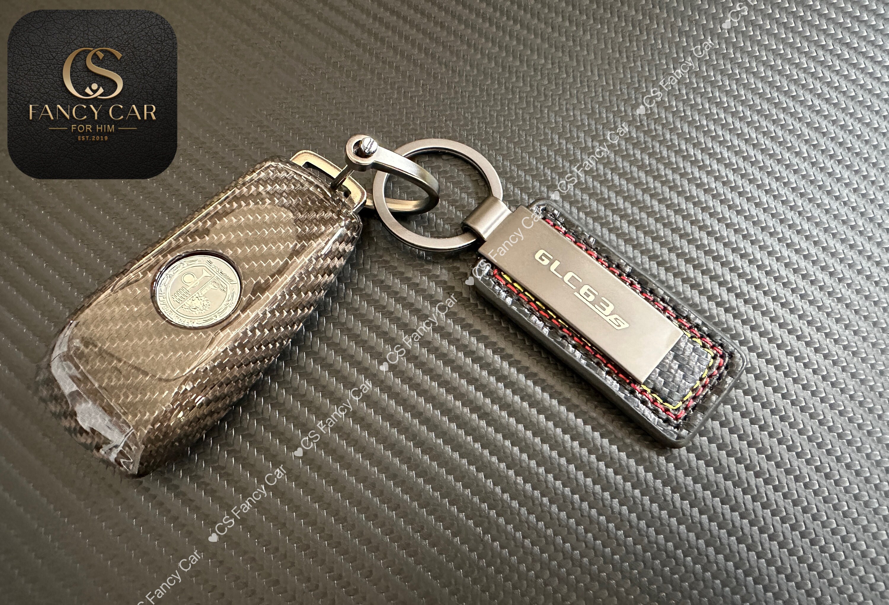  MONOCARBON Real Carbon Fiber Key Chain with Real Leather Edges  Keychain Black Stitching Keychain for Men Black : Clothing, Shoes & Jewelry