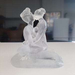 3D Printed Statue of Lovers | 3D Model | Stunning Figures Made of Resin