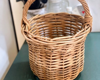 Quality Vintage wicker storage basket.