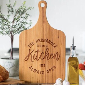 Personalisiertes Schneidebrett Geschenk für Paare - Einzigartiges Geschenk zum Hochzeitstag für Paare - Schwiegermutter, Eltern Hochzeitsgeschenk - Weihnachtsgeschenk