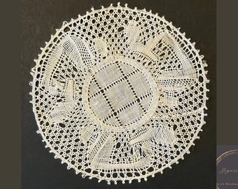 Petit mouchoir circulaire avec dentelle aux fuseaux faite main, 9,5 cm = 3,54 po. Grande dentelle aux fuseaux moderne et contemporaine, cadeau pour amateur d'art