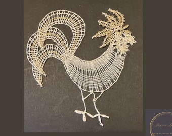 Coq en dentelle aux fuseaux fait à la main, vintage, taille : 9 * 9,5 cm / 3.4" * 3.7", aurait fière allure à la ferme ou pour les amateurs de poulet