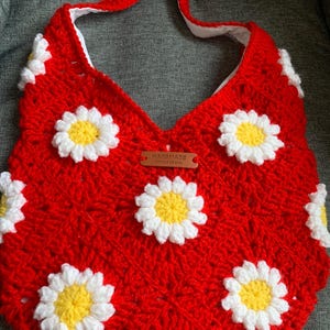 Daisy Crochet Hobo Bag: Handmade Granny Square Shoulder Bag