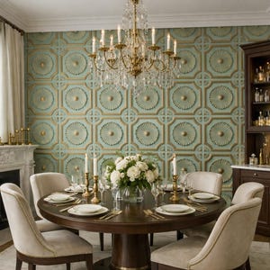 Op de afbeelding: Een witte keramische mok met een zwarte handgreep en de tekst "But First, Coffee" in een vetgedrukte, zwarte letter. De mok staat tegen een vage achtergrond. De mok is ongeveer 10 cm hoog.