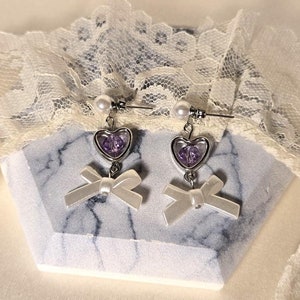 Heart Pearl Bow earrings, Pearl bow earrings, Silver stud earrings, Heart earrings, Coquette earrings, Bridal earrings, Bridesmaid gift