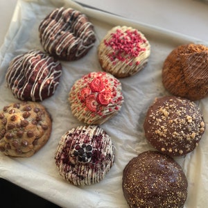9 NYC Mixed Cookies Box, Gift, Present, Treatbox, Baked Goods, Family Box, Stuffed Cookies, Eid, Gift for her, Gift for him, party Box.