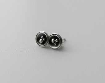 Petites puces d'oreilles en argent