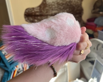Roze gevlekte pastel hertenstaart - witte vacht en paarse schittering - fursuit cosplay harige onderdelen