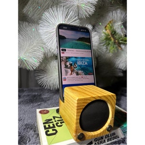 Handmade Wooden Phone Speaker & Holder: Acoustic Amplifier