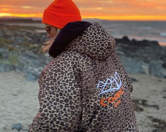 Cosimac CosiRobe2 Leopard Print - Super warm waterproof outdoor changing robe for sea swimming. Dry Cosy and Quick Drying (Size Large)