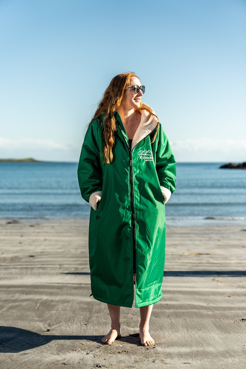 Cosimac CosiRobe2 Emerald Green Super warm waterproof outdoor changing robe for sea swimming. Dry Cosy and Quick Drying image 4