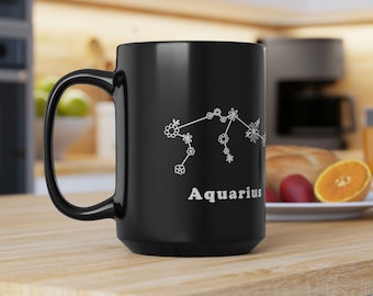 Taza negra del zodiaco de Acuario de flores silvestres de gran tamaño, taza de café Boho grande de 15 oz, regalo de amante del café, diseño en blanco y negro, regalo de cumpleaños de Acuario