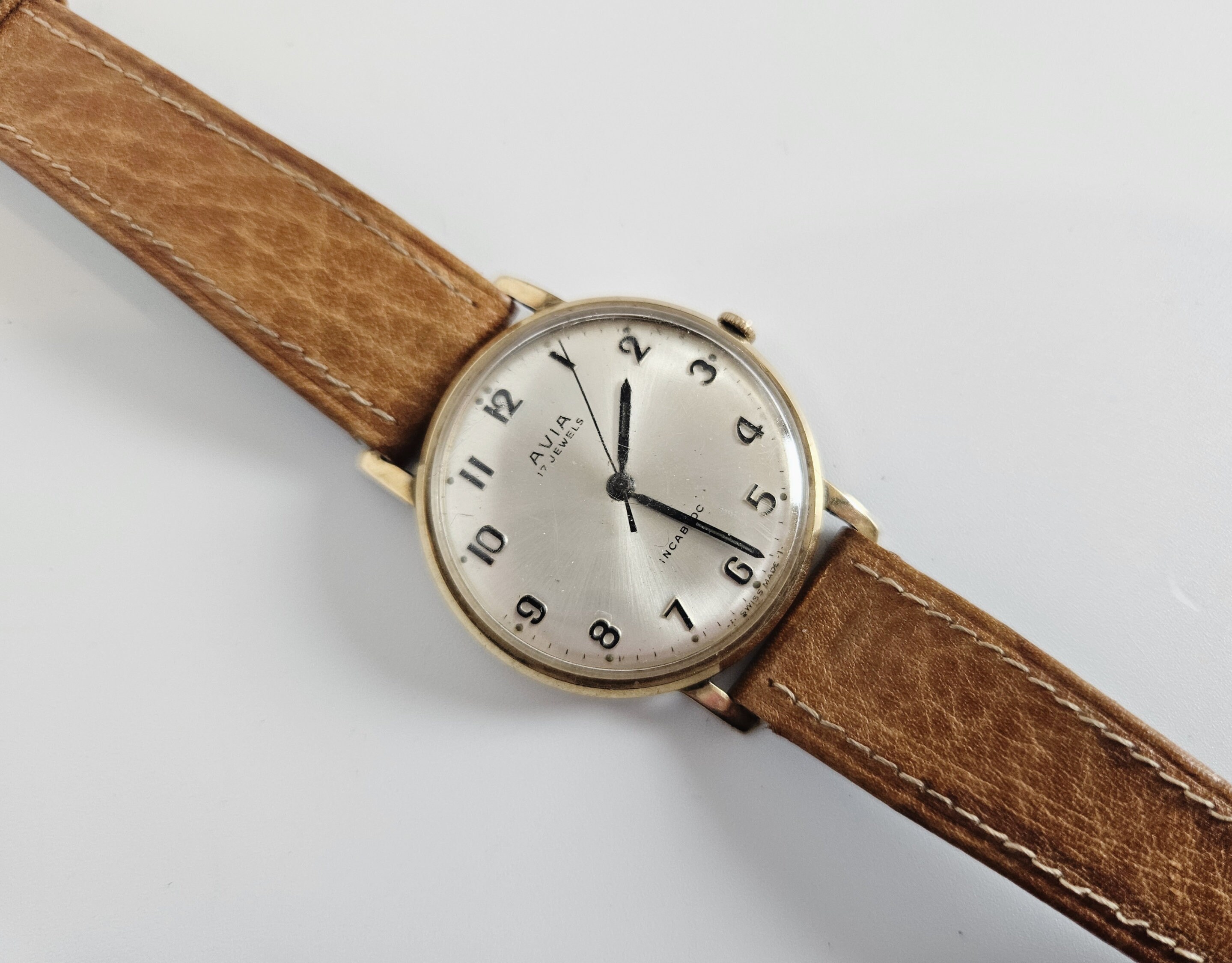 Gents 1960s Vintage Avia 17 Jewels 9 ct Gold hallmarked Incabloc Mechanical Manual Wind Up Wrist Watch RESERVED