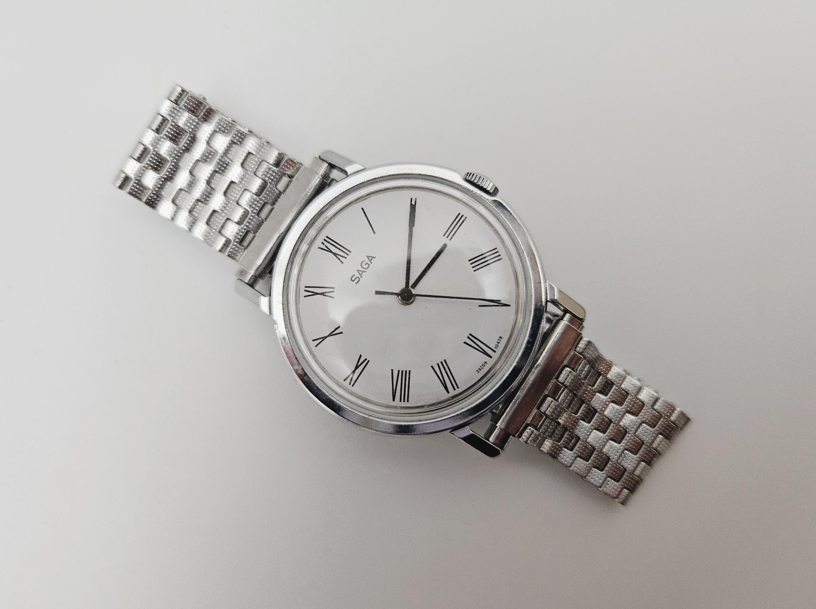 1976 Timex Saga Gents Mechanical Manual Hand-Wound Wrist Watch with Metal Bracelet