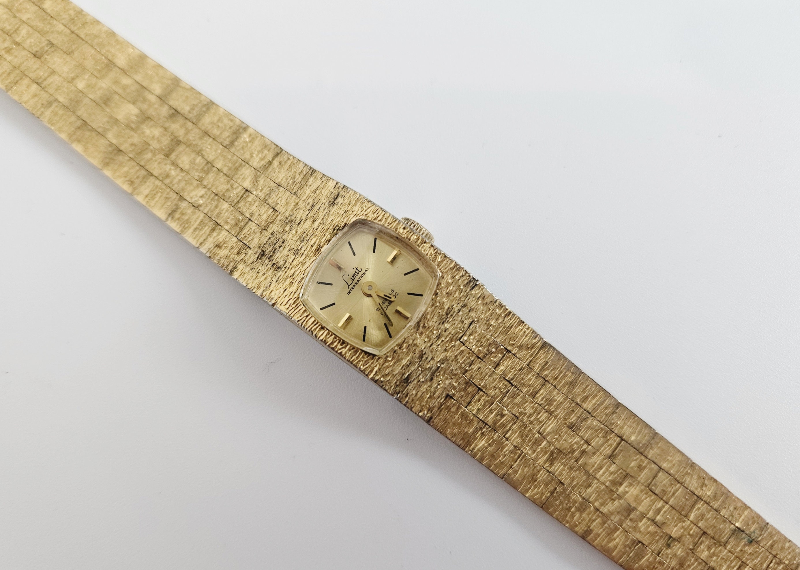 Accurist 7123 sales
