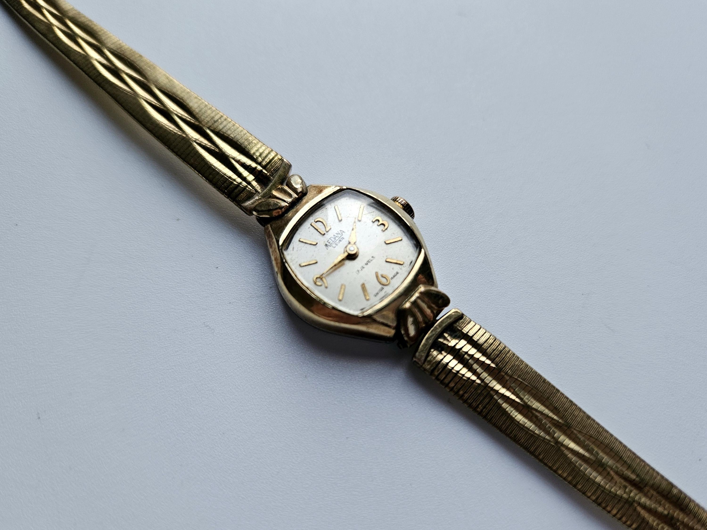 Lot De 22 Bracelets De Montre Anciens - Occasion, Parfait Pour Collectionneurs Ou Réparation