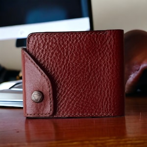 Cartera hecha a mano con cuero italiano (tratado ambientalmente).
