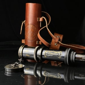 Catalejo/Telescopio de mano de latón antiguo para entusiastas de la aventura/Decoración náutica para regalar en Halloween. Telescopio pirata.