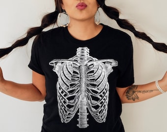Camiseta de arte vintage com peito de esqueleto/estilo gótico caixa torácica traje de festa de halloween/camiseta gótica de raio x ossos costelas/camiseta skelington
