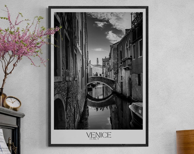 Romantic Venice, Italy at Dawn - Premium Black and White Real Photo - Ideal Wall Art for Any House Decor, Christmas or Housewarming Gift