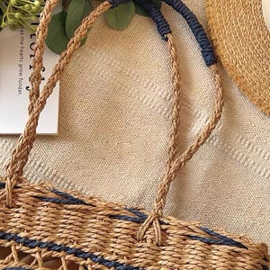 Blårandig vävd tygväska med halm, axelväskor, fransk lantmarknad, sommar, strand, semester, handväskor, stor kapacitet, pappersfiberhandväska bild 4