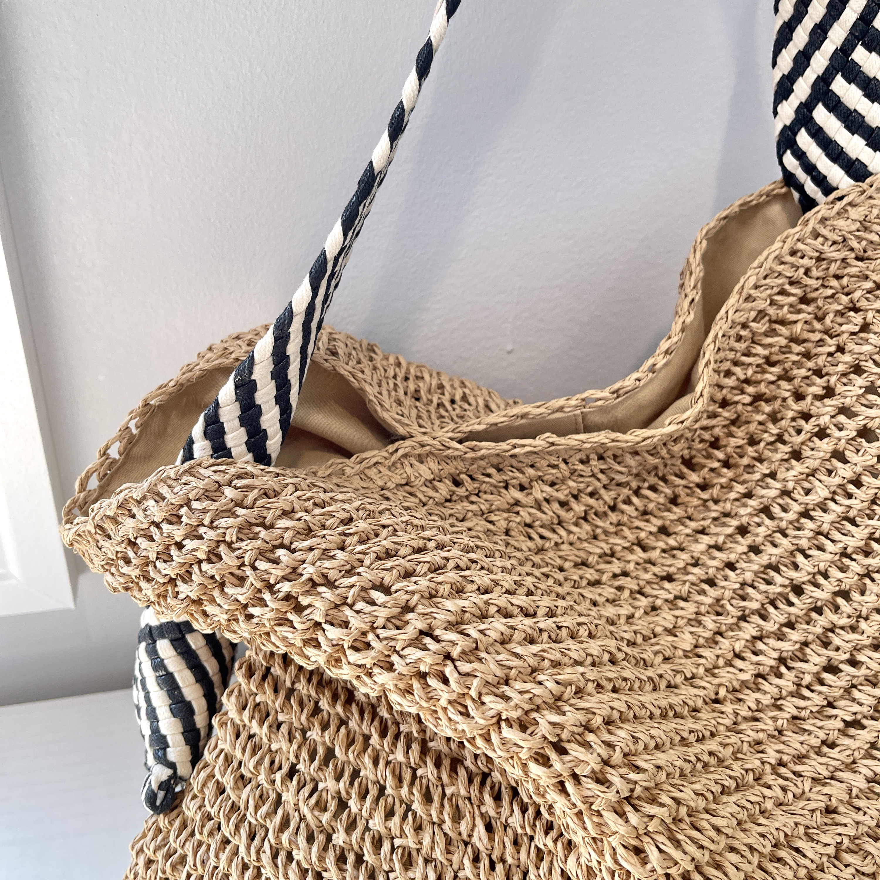 Cloud Woven Shoulder Bag - Black main image 0