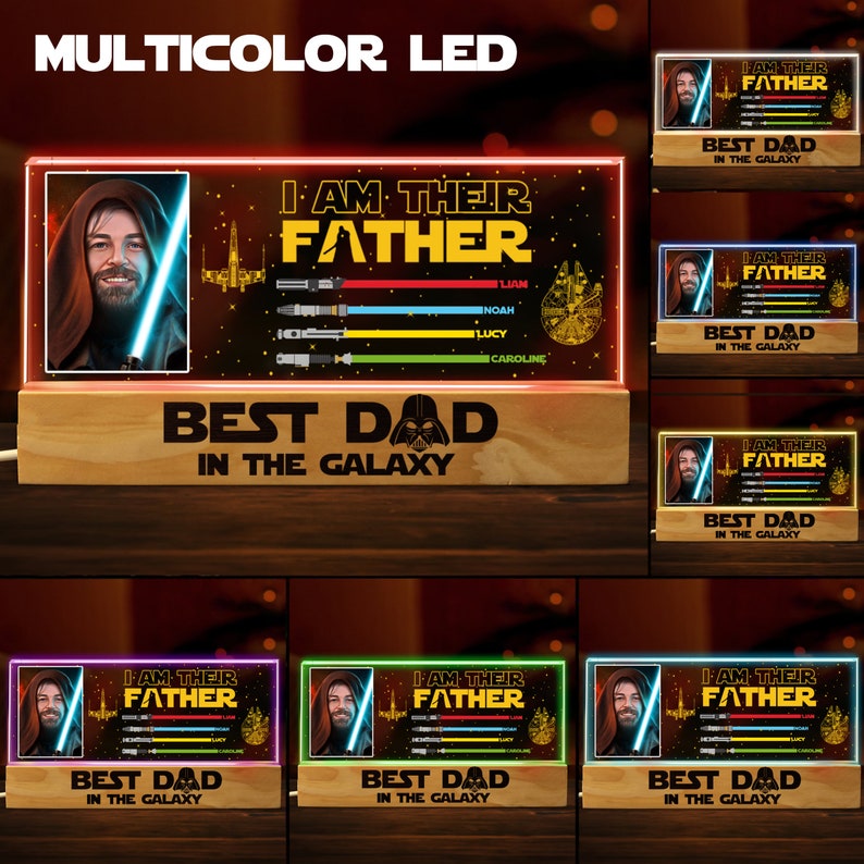 K&ouml;nnte beinhalten: Ein beleuchtetes Holzschild mit einem Bild eines Star Wars-Charakters. Das Schild lautet "Ich bin ihr Vater, der beste Papa der Galaxie". Das Schild hat ein mehrfarbiges LED-Licht, das die Farbe wechselt.