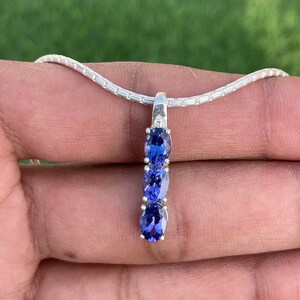 Natürliche Tansanit Edelstein Drei Steine Anhänger Halskette Stearling Silber Kette Dezember Geburtsstein Brautjungfer Gifs 2.30 Ct, Tansanit