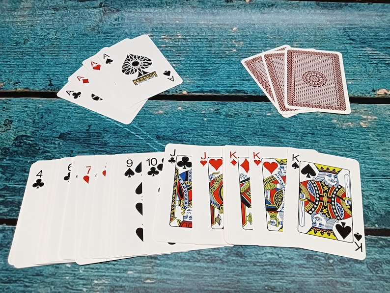 Cartas de póquer clásicas rojas imagen 2
