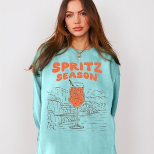 Sudadera Aperol Spritz, sudadera de cuello redondo Spritz Season, suéter de cóctel, diseño de cóctel retro, amante de Spritz, estética italiana, despedida de soltera