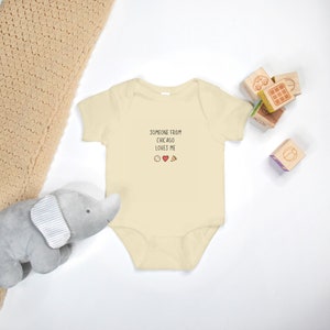 Someone from Chicago Loves Me Baby Bodysuit Natural - Chicago Baby Gift