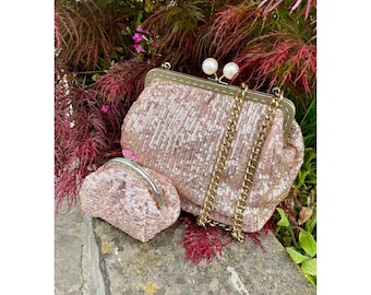 Completo borsa + portamonete fatti a mano con esterno in tessuto color rosa champagne