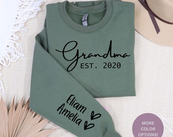 Custom Grandma Sweatshirt, Grandma Heart Sweat, Grandkids Name Shirt, Gift For Grandma, Nana Crewneck, Grandmother Sweatshirt with Kids Name